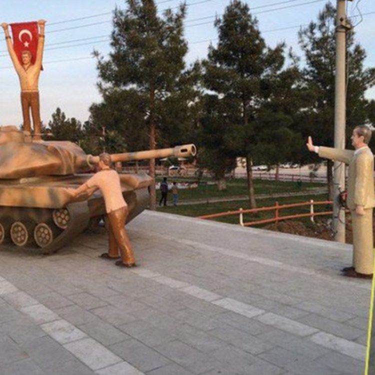 Издигнаха паметник на Ердоган, който спира танк