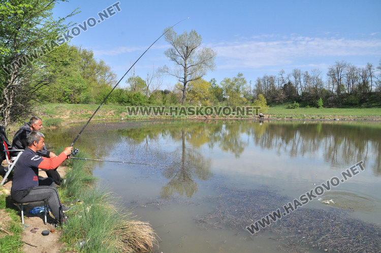 Рибари превзеха язовирите край Хасково дни преди забраната