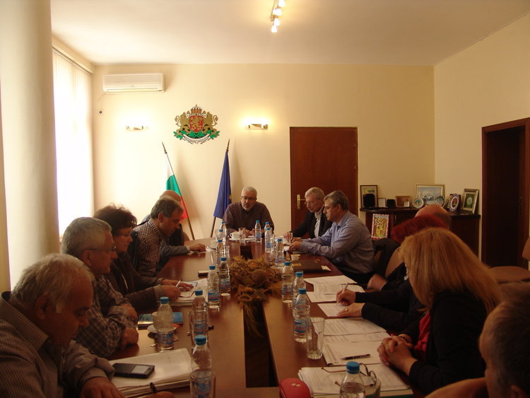 Цялостно изследват водите за уран, здравният министър инкогнито в Хасково 