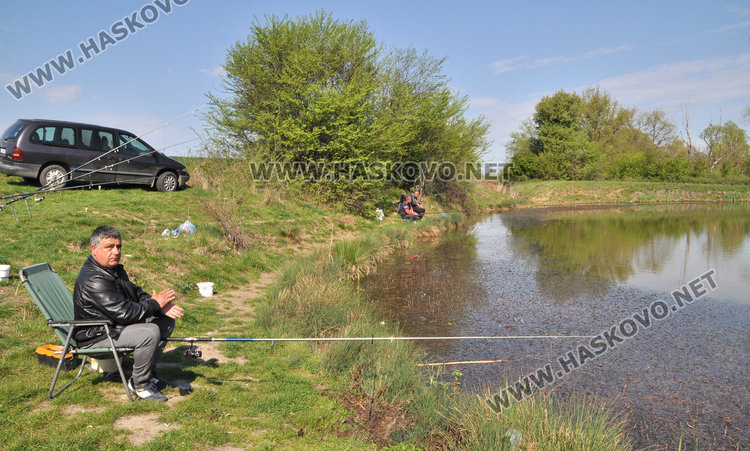 Рибари превзеха язовирите край Хасково дни преди забраната