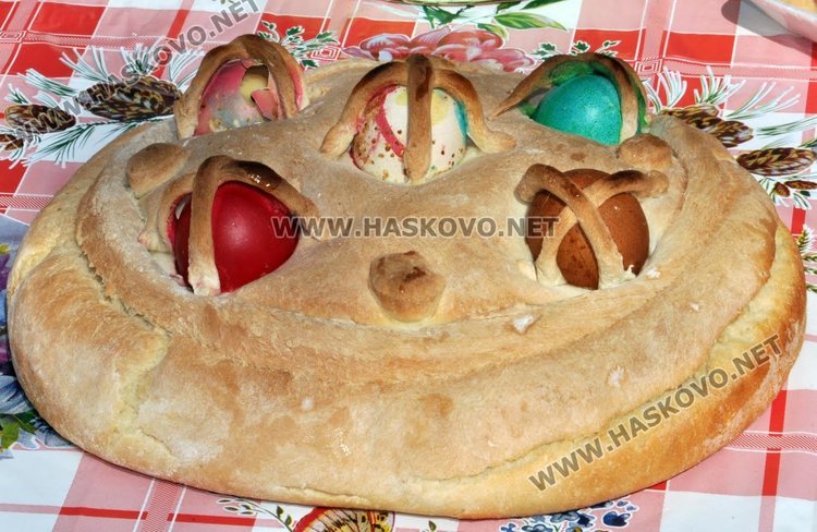 Великденска кулинарна изложба организираха в село Сталево