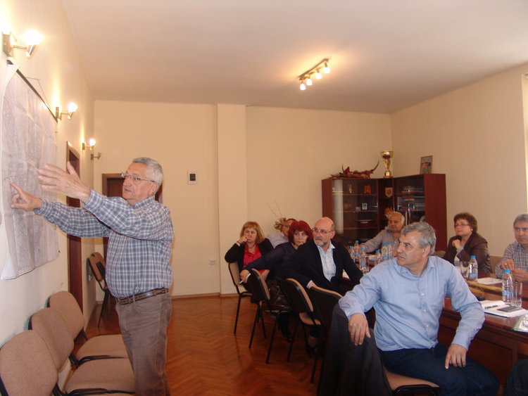 Цялостно изследват водите за уран, здравният министър инкогнито в Хасково 