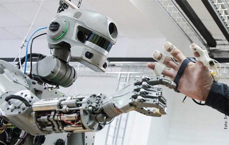 Руският робот-терминатор стреля с две ръце (видео)