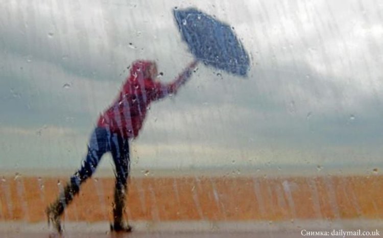 Порои до 50 л на квадратен метър днес, оранжев код за Хасково