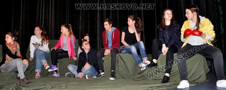 “Арлекин“ с премиера на „Третият рожден ден“