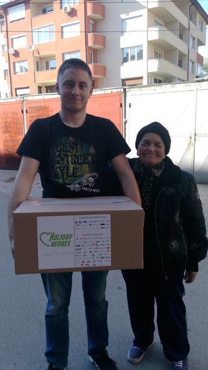 Зарадваха с хранителни продукти за Великден социално слаби от община Димитровград