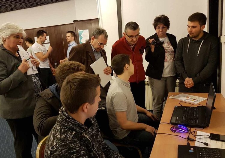 Вазовци представиха свои проекти в ученическата сесия на БАН