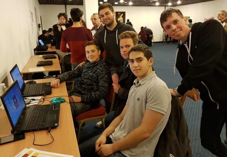 Вазовци представиха свои проекти в ученическата сесия на БАН