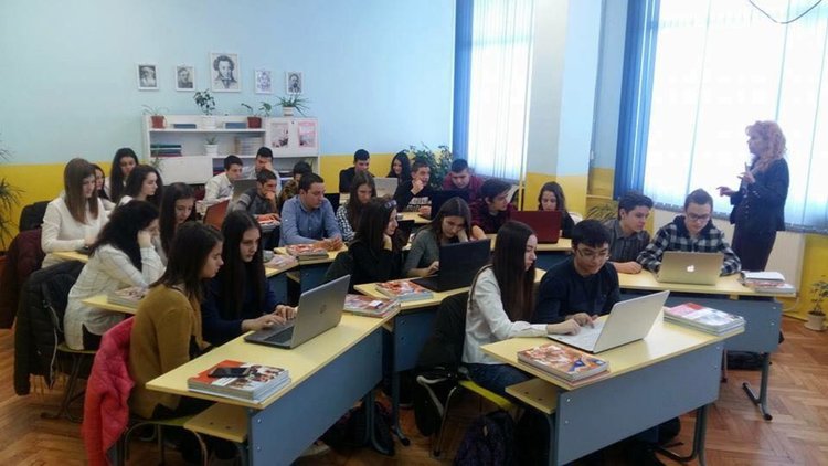 Русия влезе  реално в живота на 9 ученика от СУ „Златаров“