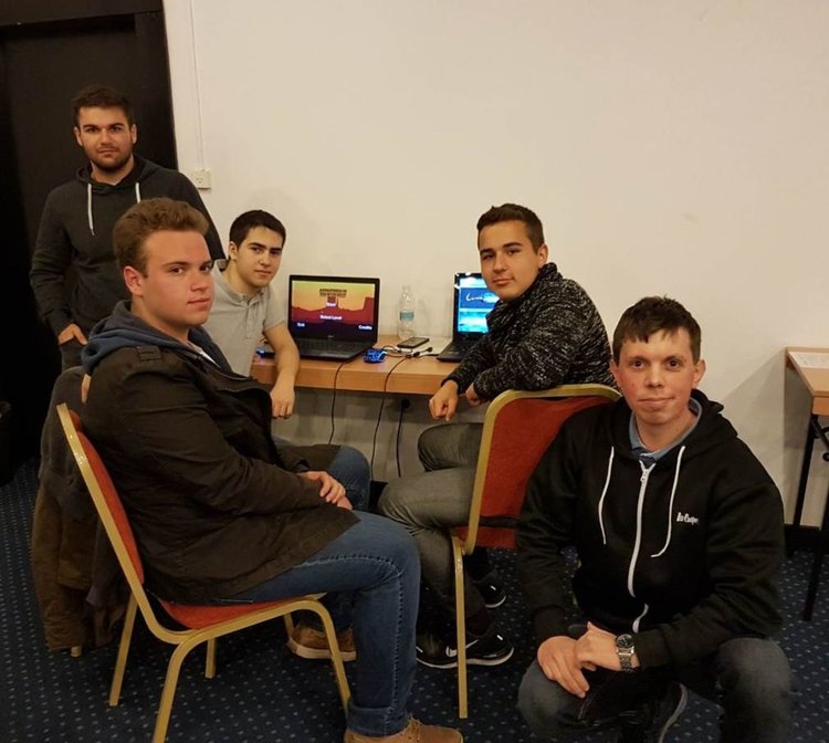 Шестима възпитаници на гимназията участваха в Ученическата сесия на БАН, снимка ПМГ "Ив.Вазов"