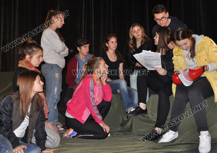 “Арлекин“ с премиера на „Третият рожден ден“