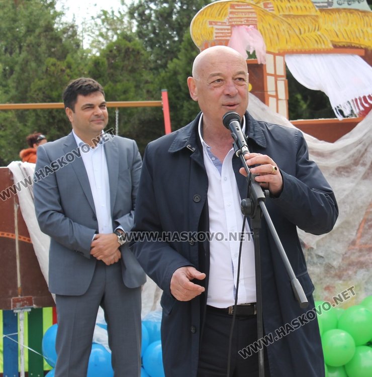 65 000 лв. струва ремонта на детската площадка на ул."С.Врачански"