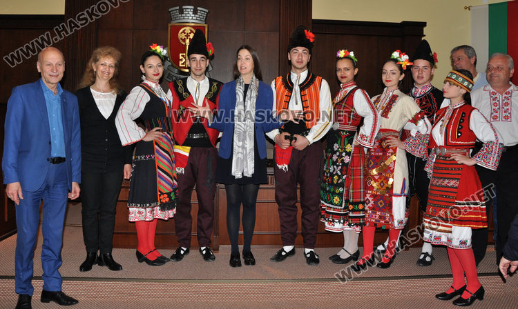 Председателят на ЕП стана патрон на хорото в Брюксел с хасковски изпълнители