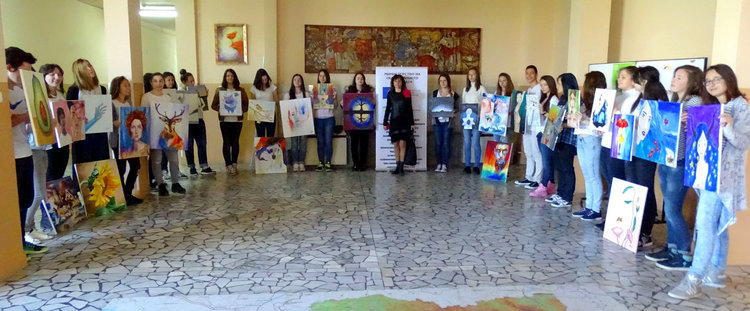 25 ученици от Езиковата подредиха изложба от мечти