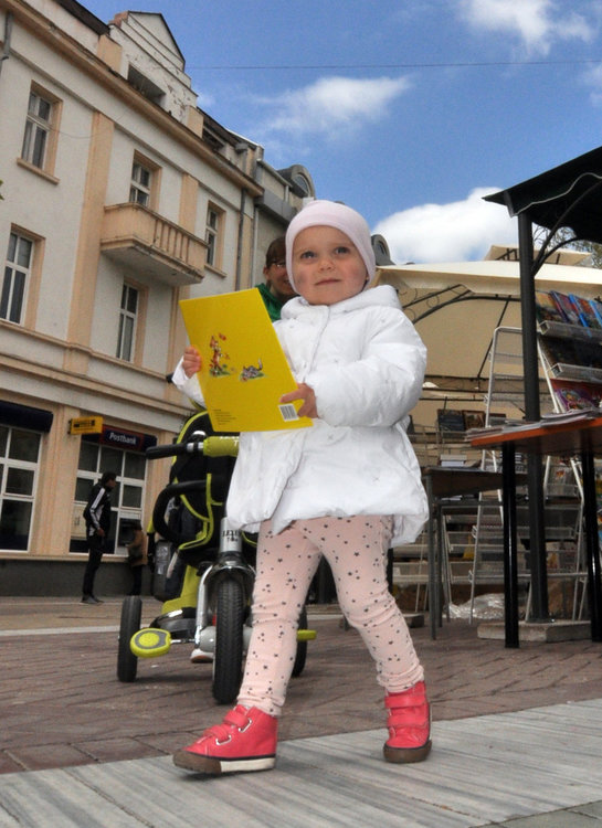 Над 1500 автори на “Южна пролет” за 45 години, пуснаха книги по 1-2 лева