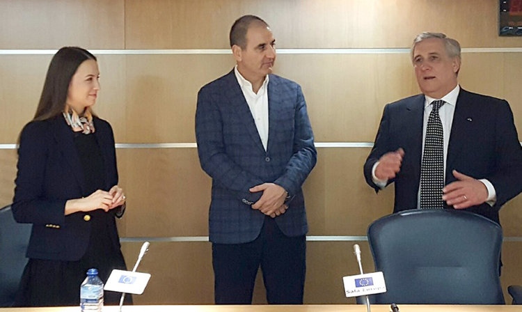 Председателят на ЕП стана патрон на хорото в Брюксел с хасковски изпълнители