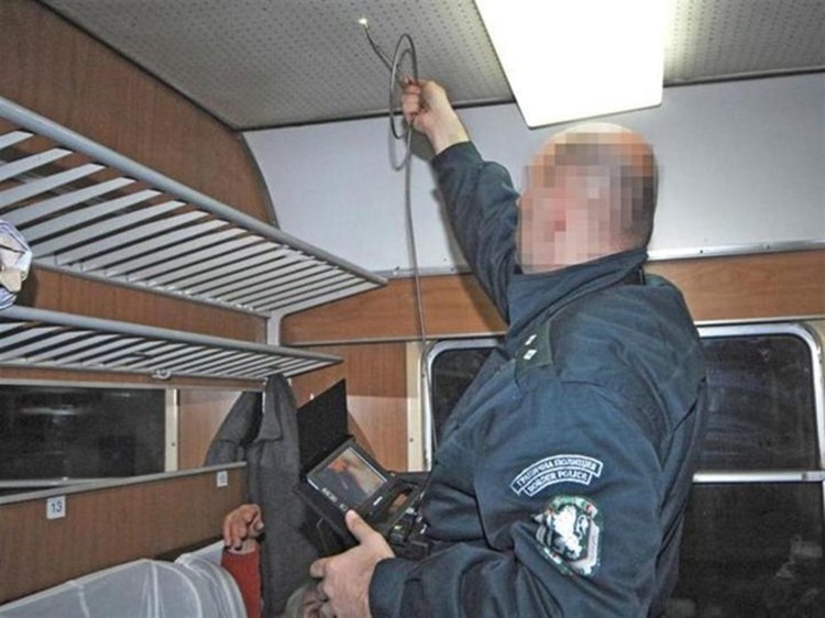 Подплатиха тавана на влака от Турция за Румъния с контрабандни цигари