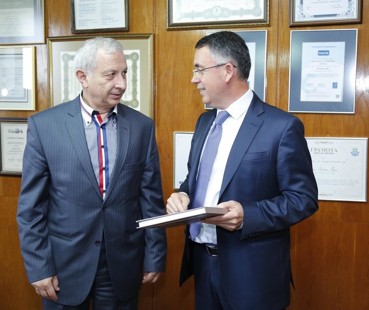 Кметовете от Кърджали поискаха Герджиков да им съдейства за околовръстен път, извеждащ трафика към Маказа