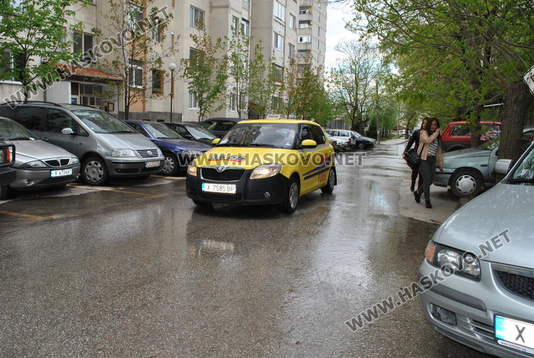Авария в двора на „Любен Каравелов“, спряха водата в района