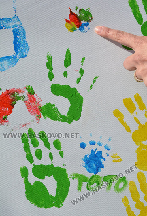 Десетки обещаха с отпечатъците си да пазят Земята чиста