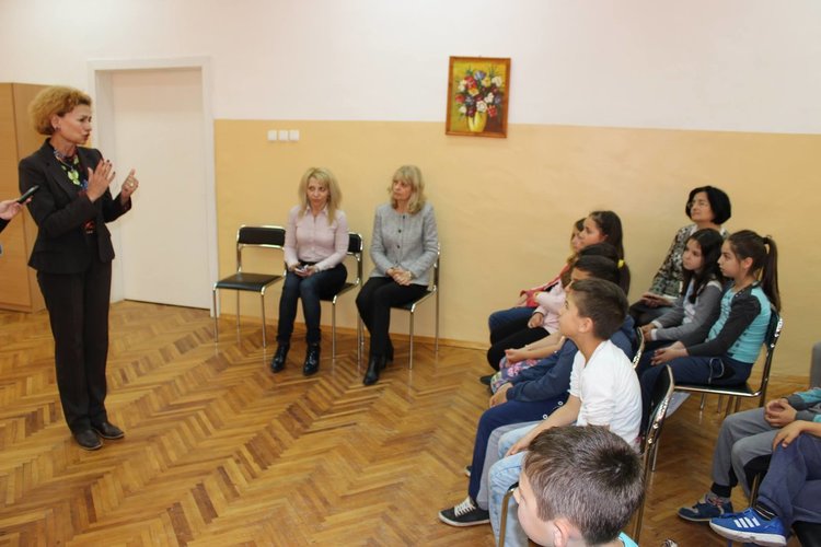 Детска книжка за безопасно движение на пътя получиха второкласници в ОУ "Алеко Константинов"