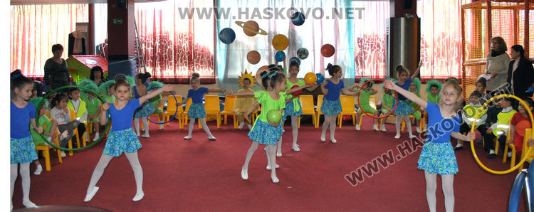 Деца от „Слънце“ направиха екоспектакъл за Деня на Земяната