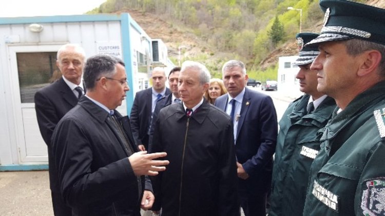 Премиерът на Маказа,инспектира граничния пункт