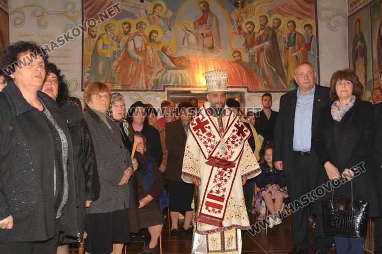 Дядо Киприан освети църквата на с. Йерусалимово, на гости дойде и палестинският посланник