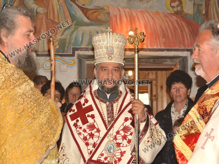 Дядо Киприан освети църквата на с. Йерусалимово, на гости дойде и палестинският посланник