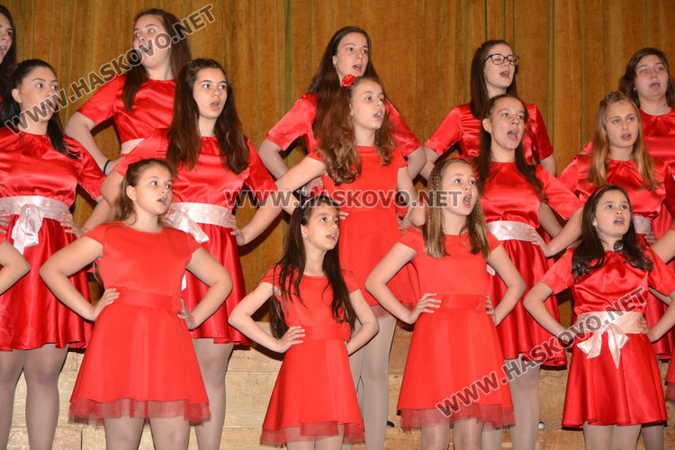 Шест хора участват в маратона“ България пее!“ в Хасково