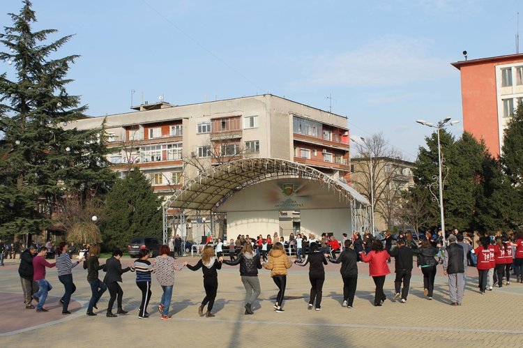 Организират общоградско хоро на 23 април в Димитровград