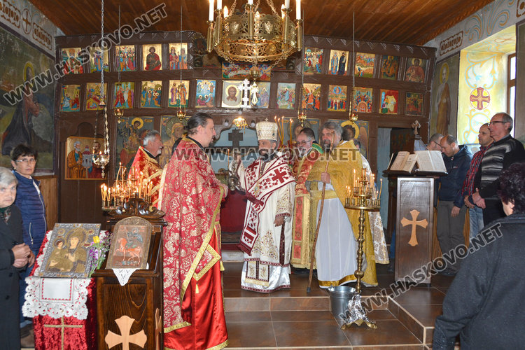 Дядо Киприан освети църквата на с. Йерусалимово, на гости дойде и палестинският посланник