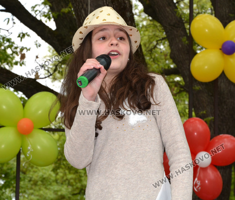 Учениците от "Климент" се забавляваха на „Пица парти” на Кенана