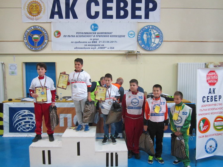 Сребро и бронз записаха в сметката си приложните колоездачи от Първомай