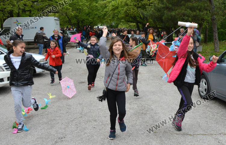 Учениците от "Климент" се забавляваха на „Пица парти” на Кенана