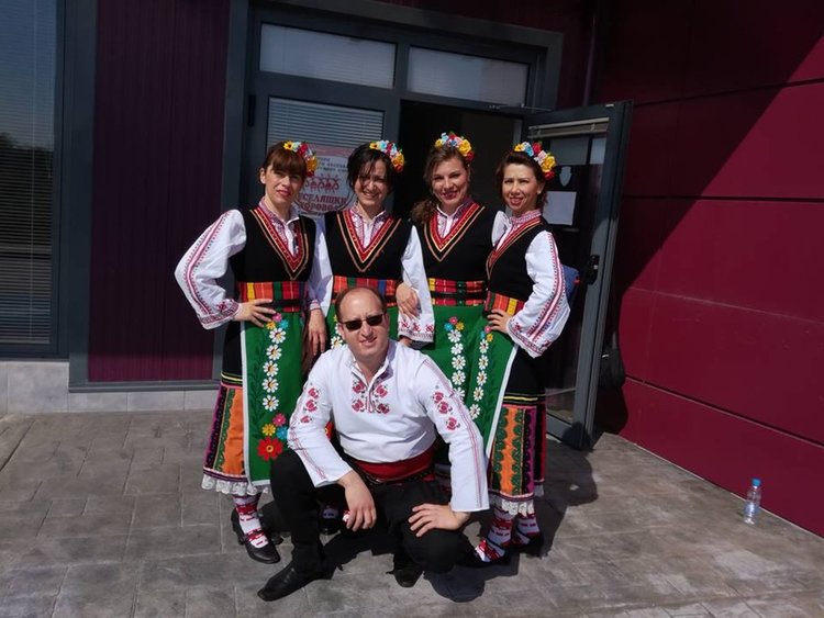 "Гайтани" завоюваха две награди от фестивал на хорото в Свиленград