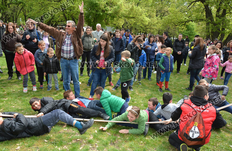 Учениците от "Климент" се забавляваха на „Пица парти” на Кенана
