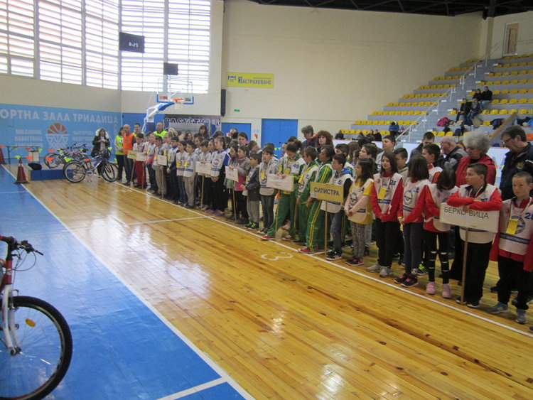 Сребро и бронз записаха в сметката си приложните колоездачи от Първомай