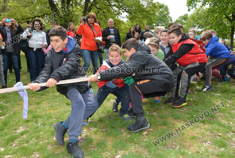 Учениците от "Климент" се забавляваха на „Пица парти” на Кенана