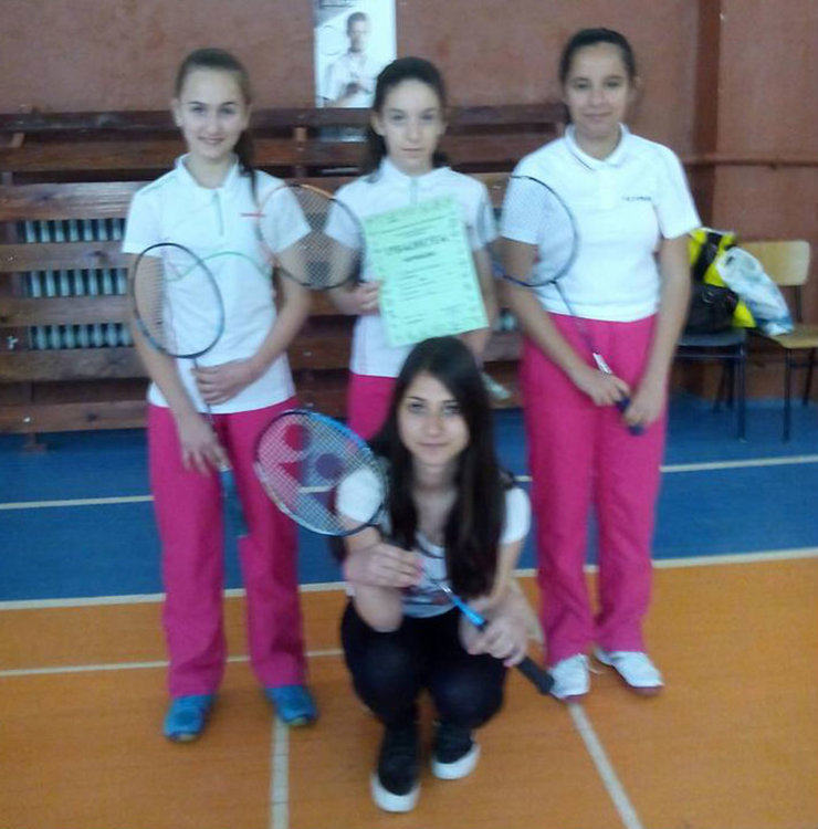 Отборите по бадминтон на СУ се класираха на финал