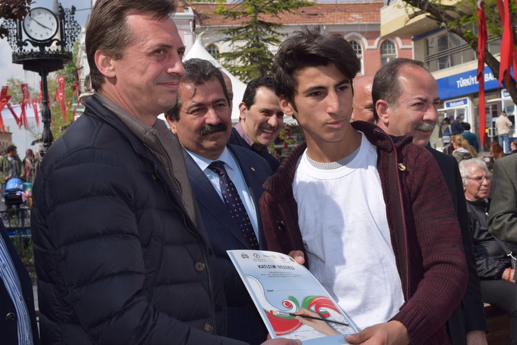 Консулът ни