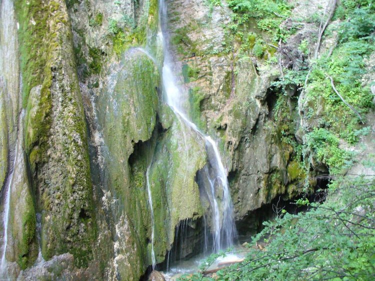 Туристка загина, падайки в пропаст край Сливодолското падало