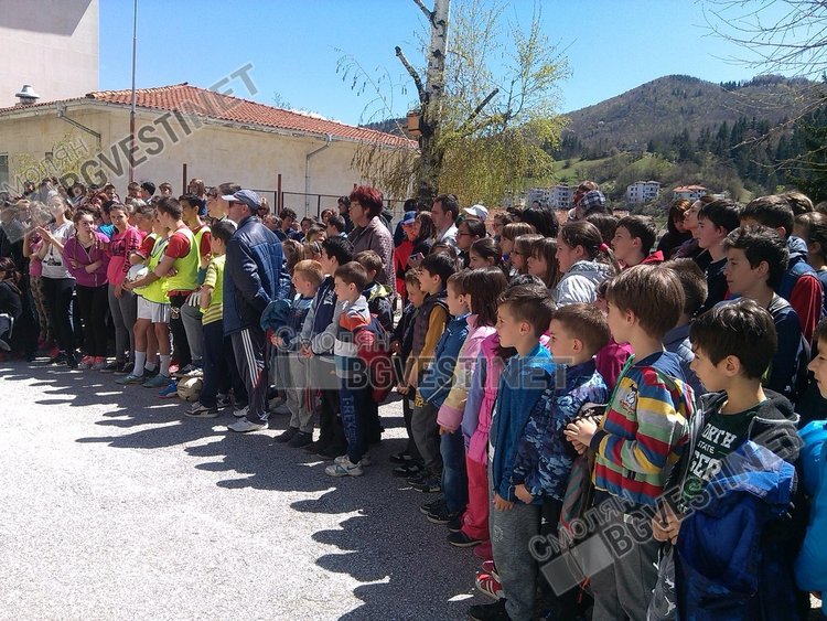 Огънят на Спешъл Олимпикс се разгоря в Смолян, ученически отбори се борят за медали