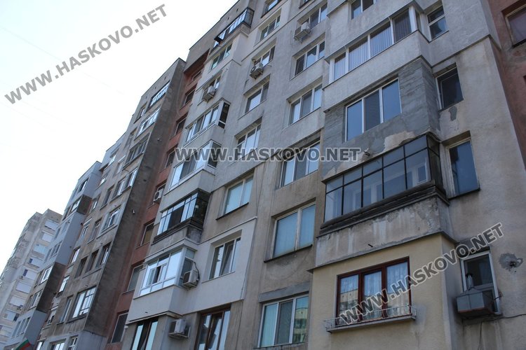 Блокът преди санирането