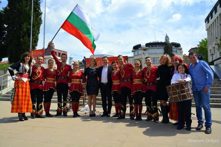 ИА "VN" отбеляза първия си рожден ден с фолклорен концерт в Асеновград