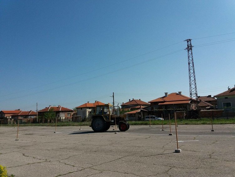 Състезаваха се майсторите на управлението на трактор