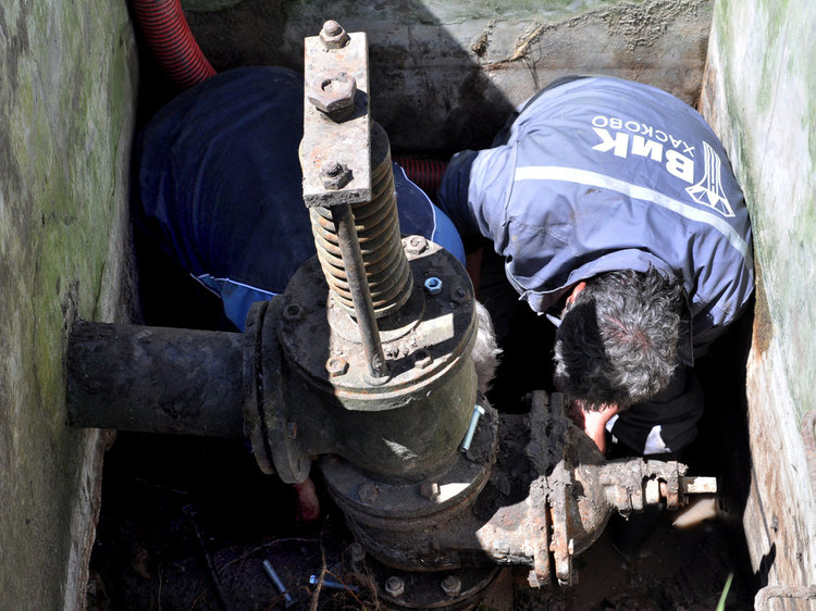 Авария в главен водопровод оставя три квартала в Хасково без вода