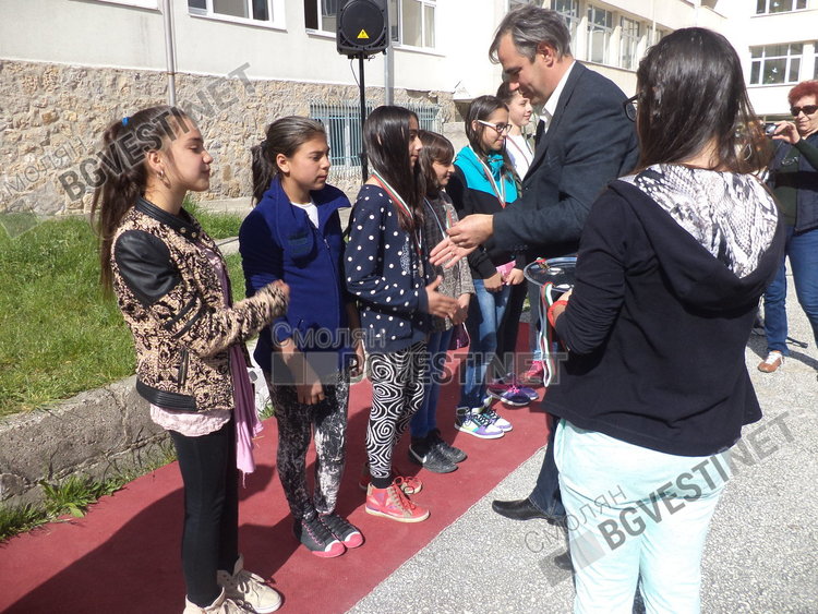 Златаровци обраха златните медали по футбол и народна топка в турнира на Спешъл Олимпикс