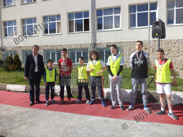 Златаровци обраха златните медали по футбол и народна топка в турнира на Спешъл Олимпикс