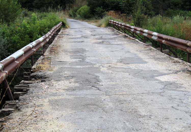 След десетилетия обещания: отпуснаха 800 бона за моста в Любеново